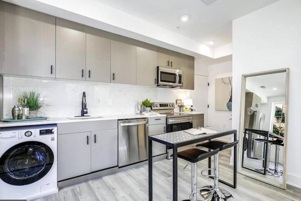 Lux Capitol Hill Vacation Home, In-House Services Washington Exterior foto